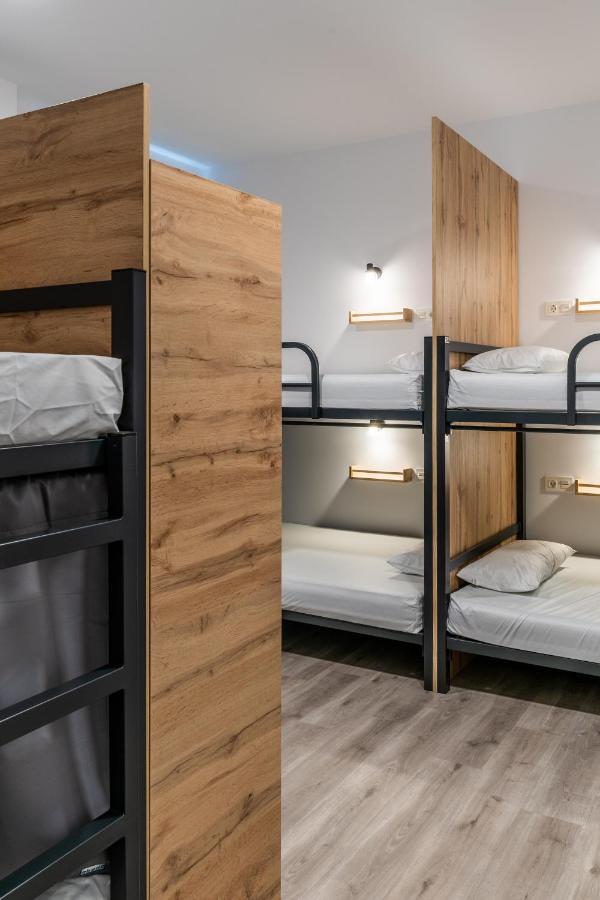 Four Rooms Hostel Луго Екстериор снимка