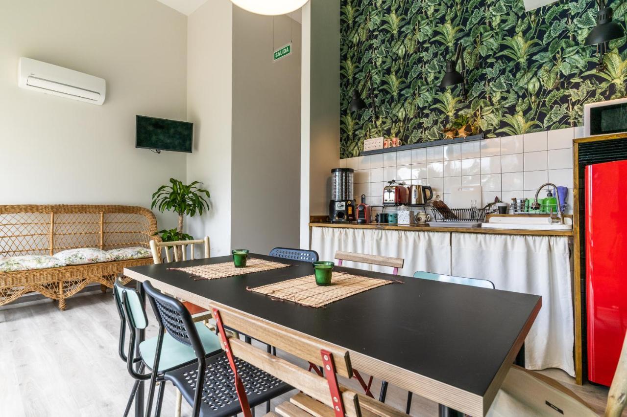 Four Rooms Hostel Луго Екстериор снимка