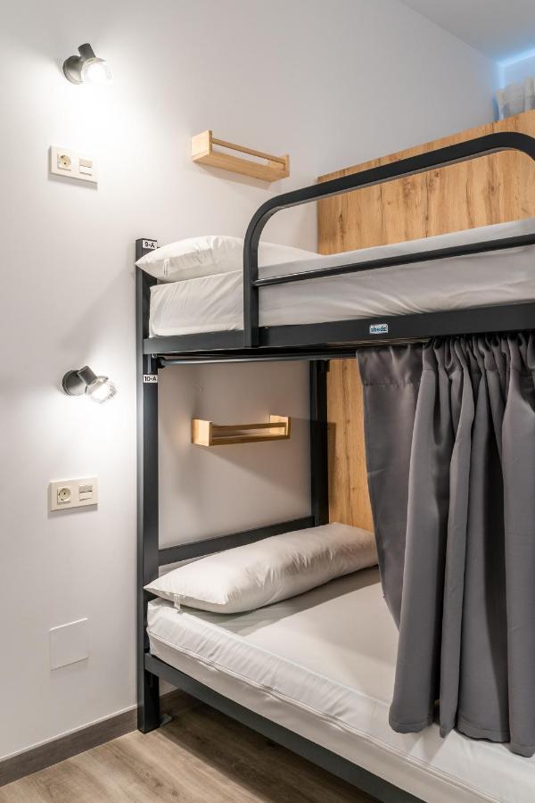 Four Rooms Hostel Луго Екстериор снимка
