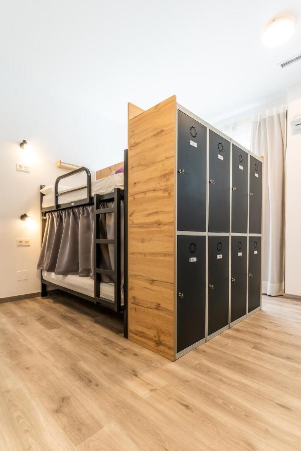Four Rooms Hostel Луго Екстериор снимка