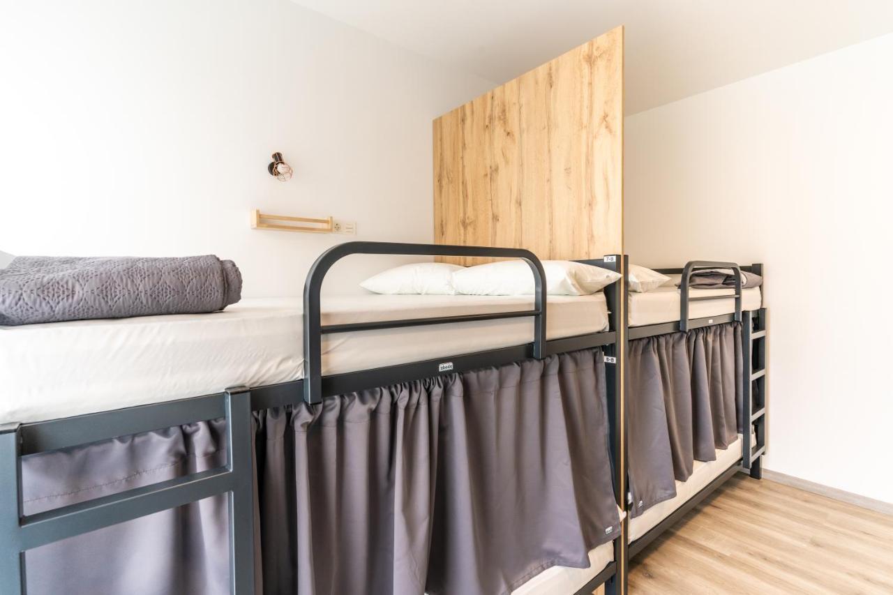 Four Rooms Hostel Луго Екстериор снимка