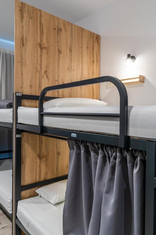 Four Rooms Hostel Луго Екстериор снимка